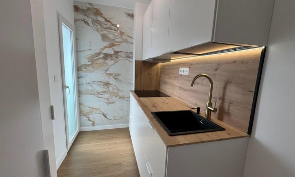 Revente - Appartement -
Torrevieja - Punta prima