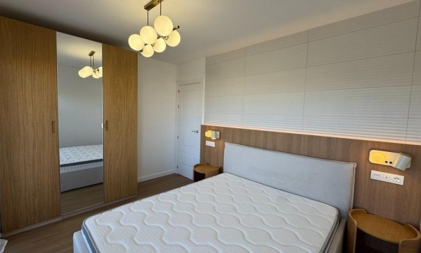 Revente - Appartement -
Torrevieja - Punta prima