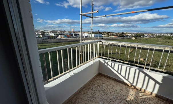 Revente - Appartement -
Torrevieja - Punta prima