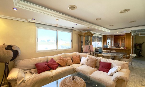 Revente - Appartement -
Torrevieja - Centro