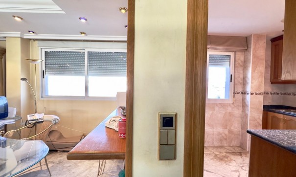 Revente - Appartement -
Torrevieja - Centro