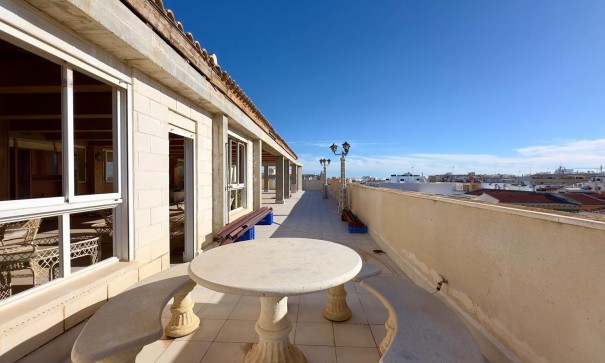 Revente - Appartement -
Torrevieja - Centro