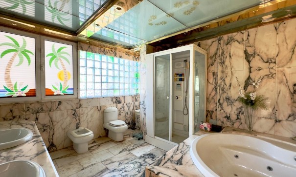 Revente - Appartement -
Torrevieja - Centro