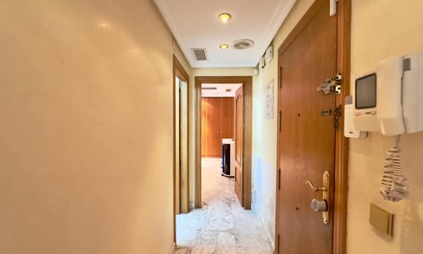 Revente - Appartement -
Torrevieja - Centro