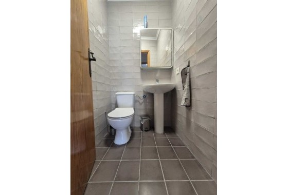 Venta - Casa de pueblo -
La Rosaleda