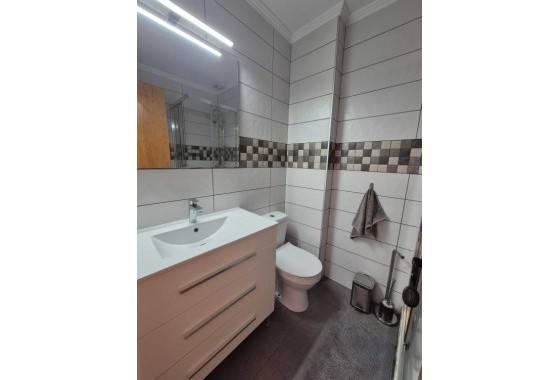 Venta - Casa de pueblo -
La Rosaleda