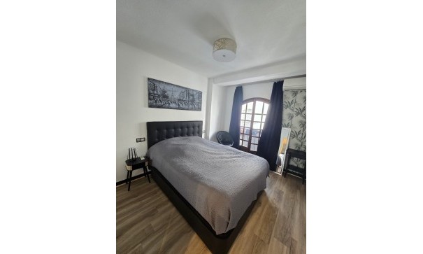 Location longue durée - Apartement Flat -
Torrevieja - Playa de los Naufragos