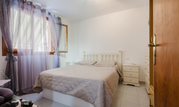 Revente - Appartement -
Torrevieja - Playa del Acequión