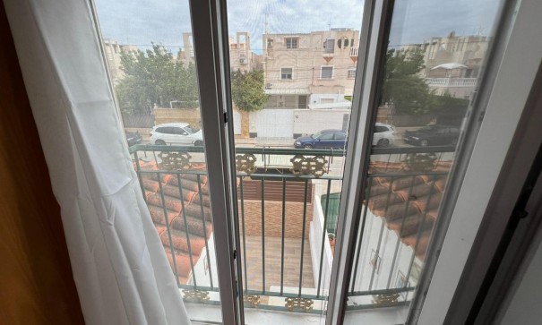 Revente - Appartement -
Torrevieja - Torretas