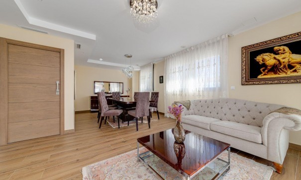 Venta - Chalet Independiente -
Torrevieja - Los Balcones