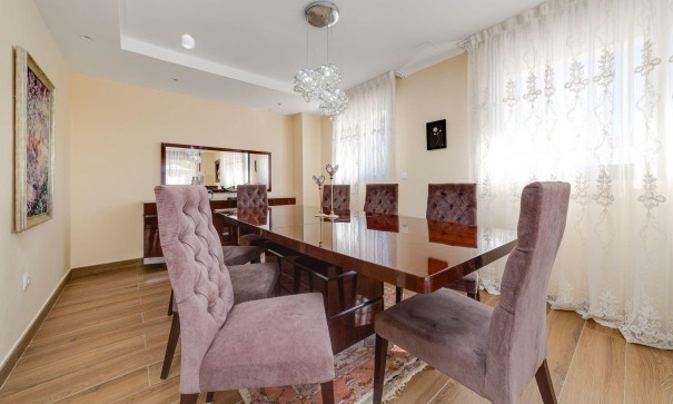 Venta - Chalet Independiente -
Torrevieja - Los Balcones