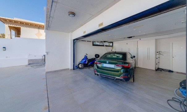 Venta - Chalet Independiente -
Torrevieja - Los Balcones