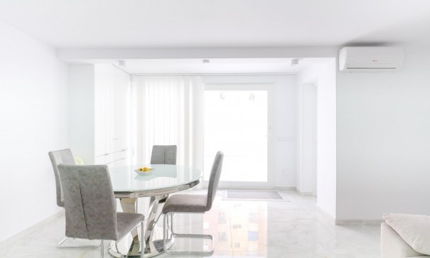 Revente - Maison de ville -
Torrevieja - Punta prima