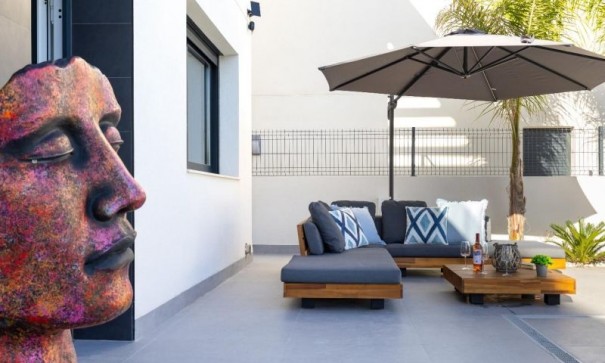 Venta - Chalet Independiente -
Algorfa