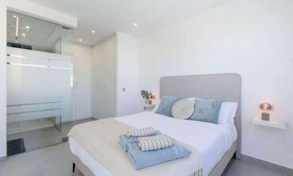 Venta - Chalet Independiente -
Algorfa