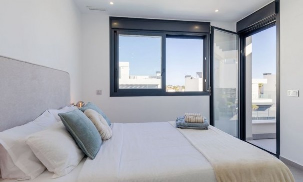 Venta - Chalet Independiente -
Algorfa