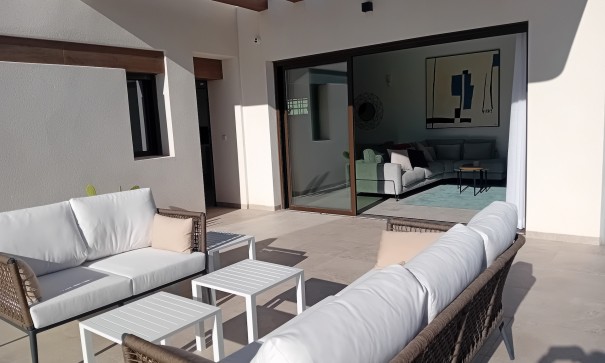 Venta - Chalet Independiente -
Algorfa