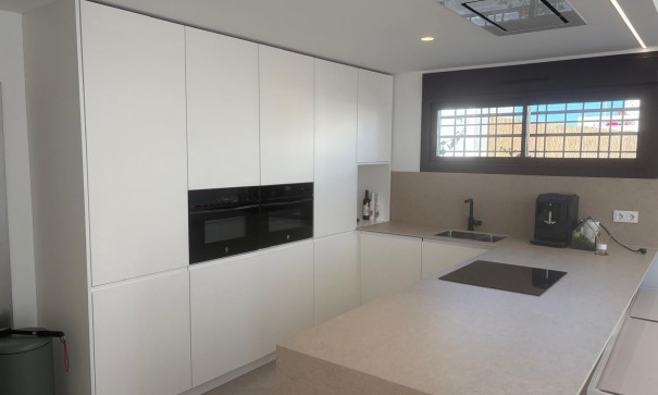 Venta - Chalet Independiente -
Algorfa