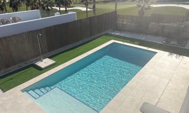 Venta - Chalet Independiente -
Algorfa