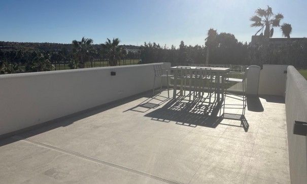 Venta - Chalet Independiente -
Algorfa