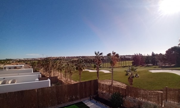 Venta - Chalet Independiente -
Algorfa