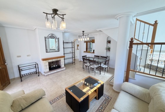 Herverkoop - Vrijstaande Villa -
Villamartín