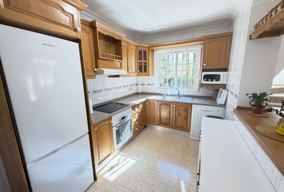 Herverkoop - Vrijstaande Villa -
Villamartín