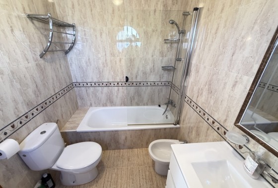 Herverkoop - Vrijstaande Villa -
Villamartín