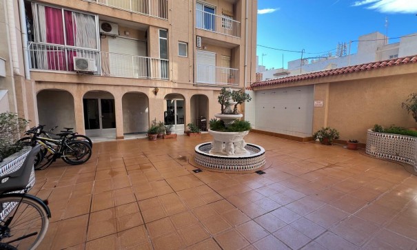 Revente - Appartement -
Torrevieja - Los Frutales