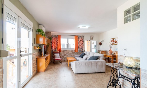 Venta - Casa de pueblo -
Orihuela - Desamparados-Hurchillo-Torremendo