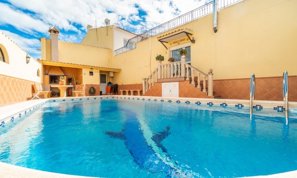 Venta - Casa de pueblo -
Orihuela - Desamparados-Hurchillo-Torremendo