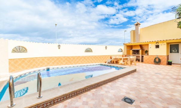 Venta - Casa de pueblo -
Orihuela - Desamparados-Hurchillo-Torremendo