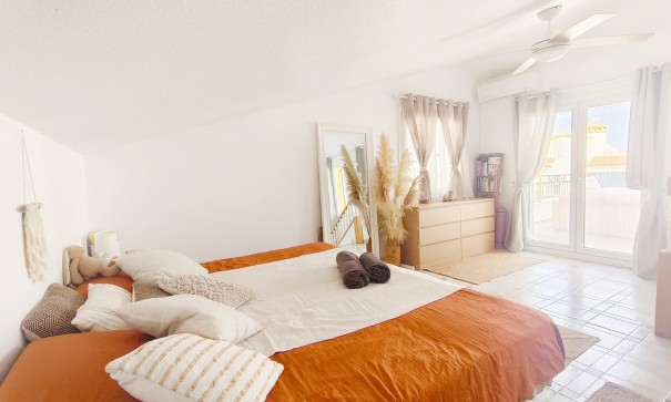 Revente - Maison de ville -
Orihuela Costa - Villamartín