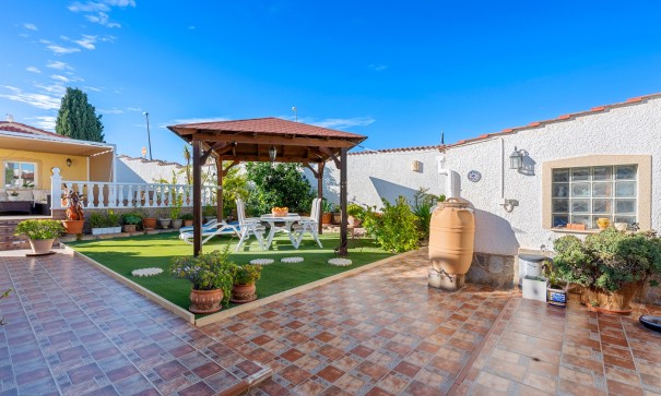 Venta - Chalet Independiente -
Ciudad Quesada - Rojales - Dona Pepa