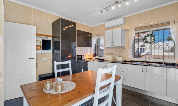 Venta - Chalet Independiente -
Ciudad Quesada - Rojales - Dona Pepa