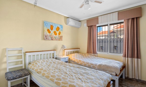 Venta - Chalet Independiente -
Ciudad Quesada - Rojales - Dona Pepa