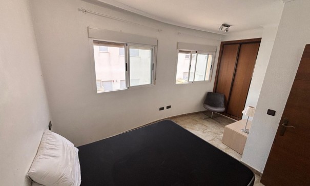 Venta - Casa de pueblo -
Guardamar del Segura - Urbanizaciones