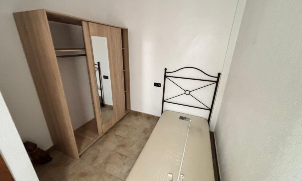 Venta - Casa de pueblo -
Guardamar del Segura - Urbanizaciones