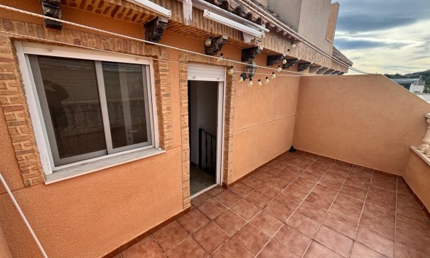 Venta - Casa de pueblo -
Guardamar del Segura - Urbanizaciones