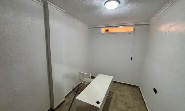 Venta - Casa de pueblo -
Guardamar del Segura - Urbanizaciones