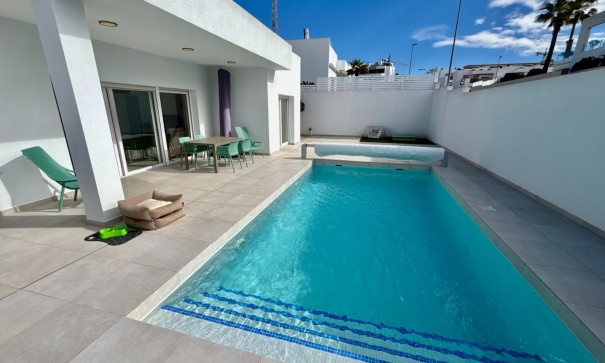 Venta - Chalet Independiente -
Benijofar - Benijofar - Village