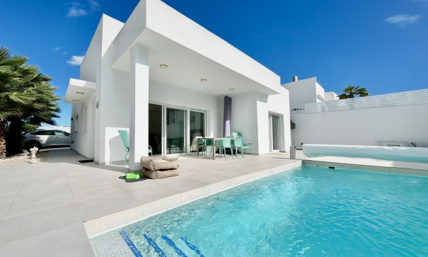 Venta - Chalet Independiente -
Benijofar - Benijofar - Village