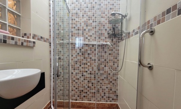 Herverkoop - Stadswoning -
Torrevieja - La Siesta - El Salado - Torreta