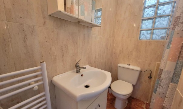 Herverkoop - Stadswoning -
Torrevieja - La Siesta - El Salado - Torreta