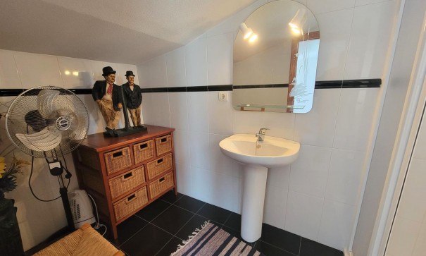 Herverkoop - Stadswoning -
Torrevieja - La Siesta - El Salado - Torreta