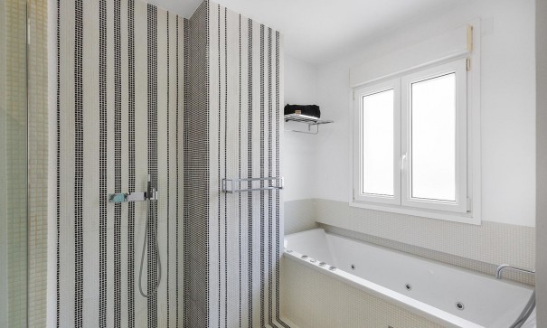 Venta - Apartamento piso -
Torrevieja - Paseo maritimo