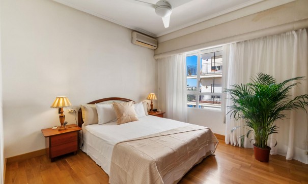 Revente - Appartement -
Torrevieja - Piscinas naturales