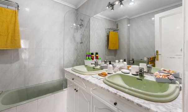 Revente - Appartement -
Torrevieja - Piscinas naturales