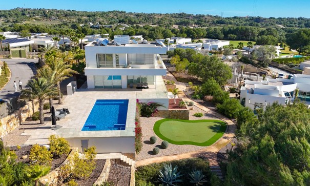 Venta - Chalet Independiente -
Orihuela Costa - Las Colinas Golf