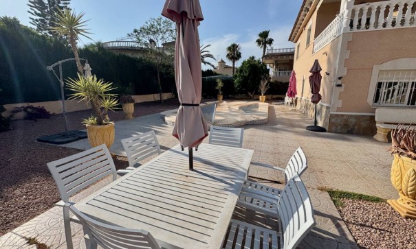 Venta - Chalet Independiente -
Benferri